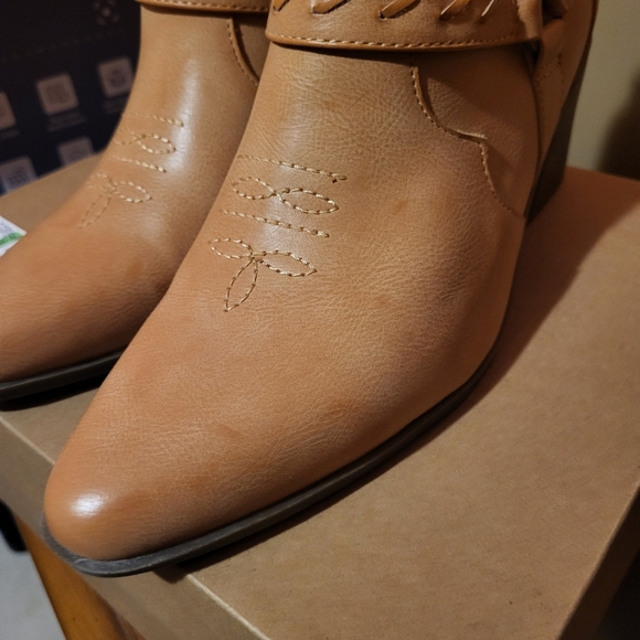FRYE & CO Palma Camel Size 8 1/2 Wide Stacked Heel Cowboy Boots Booties New! - Picture 10 of 16